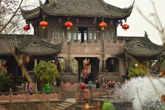 巩卫创文在行动丨儋州气温骤降,环卫工人不惧寒冷坚守岗位